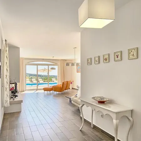 Stellina Holiday home *